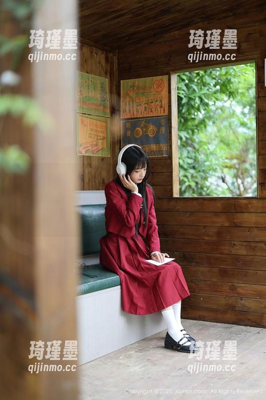 秀人网 - 乔伊joy的私拍合集：制服穿搭大赛，看谁更能撩（咳咳，虽然都很撩！）