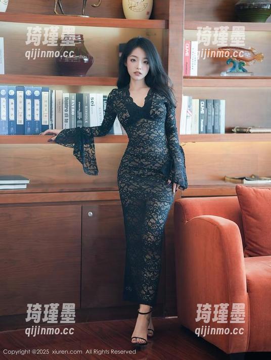 秀人网 - 娜露红裙合集中，总有一张扔出循环播放的魔法！