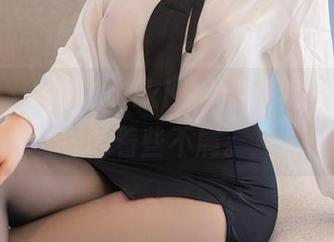 秀人网 – 最新小Kiki：女王形象，偏偏还带着些不屑。
