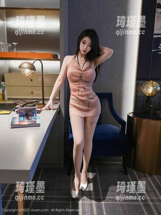 秀人网-徐莉芝Booty 秀人网 - 向右滑,徐莉芝Booty的短裙美腿问候正在蓄势待发,总是看着看着就停不下。