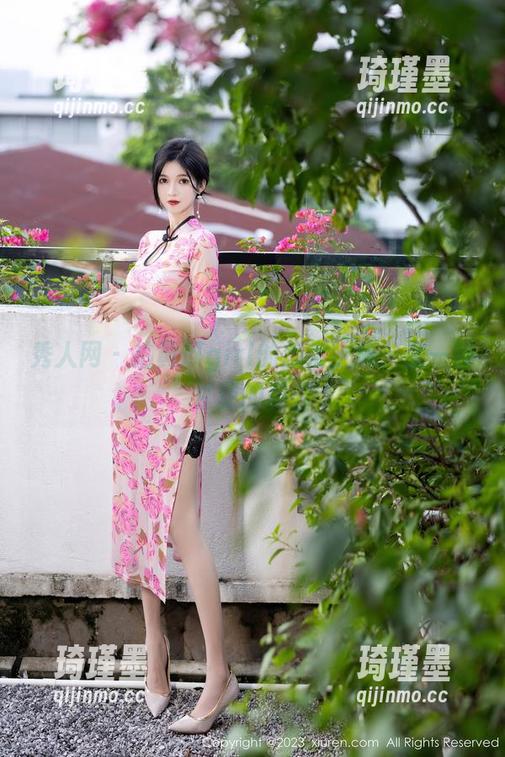 秀人网 - 拍黄瓜girl的旗袍全集：是一种甘甜的调调