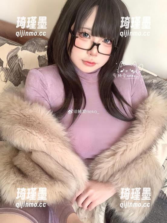 纯爱neko的美脚写真集，原图那一刻我差点掉下座椅了！