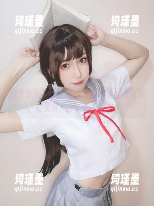 这个夏天，别忘了芋圆侑子的金光闪闪泳装美图，羞与潮流共舞！