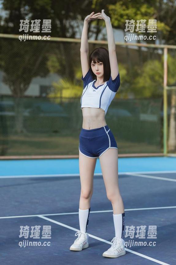在无圣光的游泳池，许岚LAN的原图私语时间