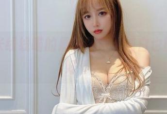 过期米线线喵的最新图包，纯白也能辣么好看？