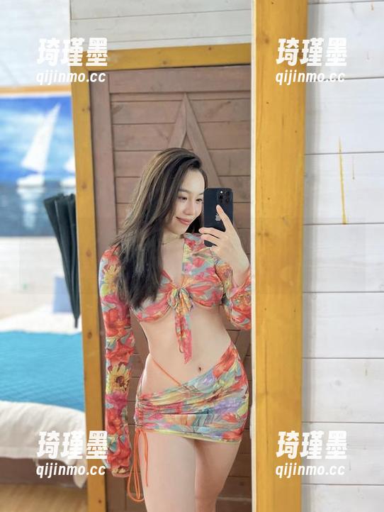 微密圈 - 铁锤姐姐的少女写真集，最新力作，心中的小鹿乱撞，没道理的！