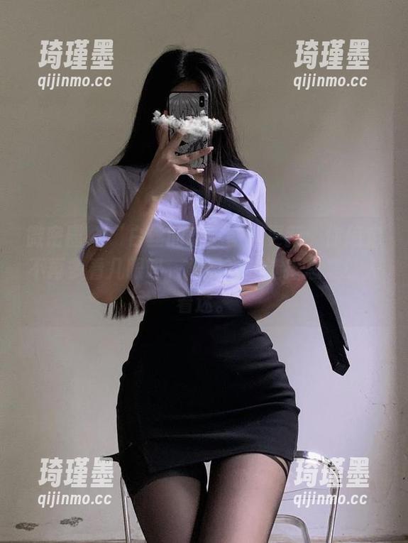 微密圈 - “白丝的爱”图集更新：你确定不再多看几眼吗，陈佩奇的选择总是让人着迷。