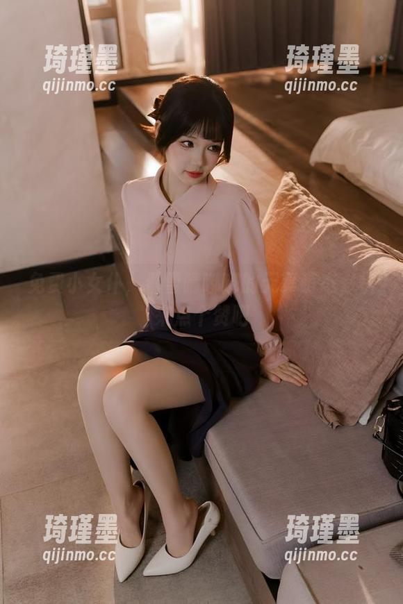 免费小女仆，看雪晴嘟嘟的无辜萌态，快来点个赞吧