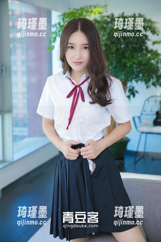 青豆客-小紫藤 青豆客 - 小紫藤的独家少女写真全集,这哪里是搞艺术分明是撩人嘛!