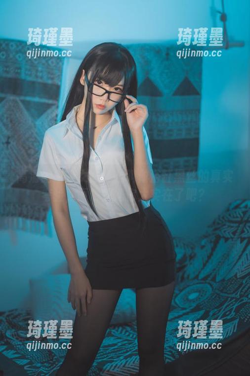 面饼仙儿 高清脑内少女:什么叫做浴缸黑丝的真实考验,面饼仙儿你太实在了吧?